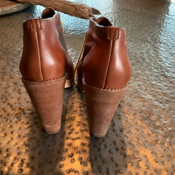 Cole Haan Stephanie Air Chukka, Woodbury - Picture 7 of 9